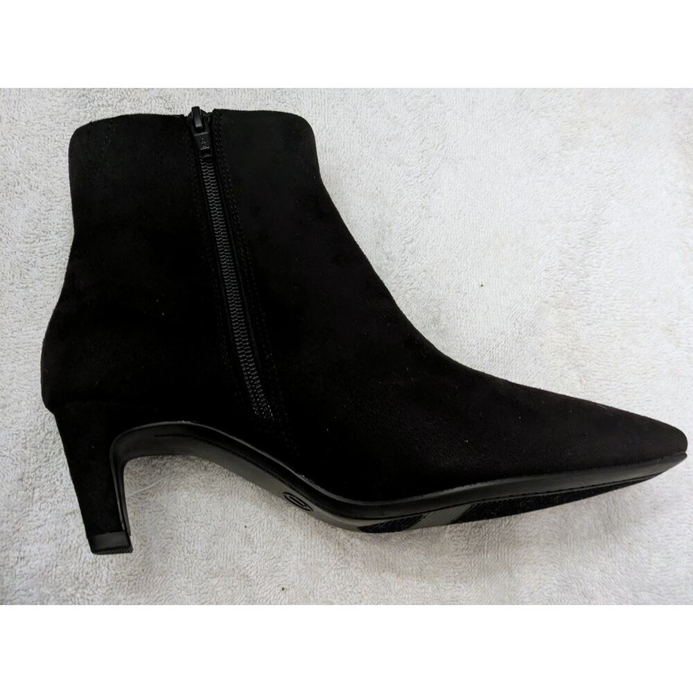 Universal Thread Black Heeled Boots